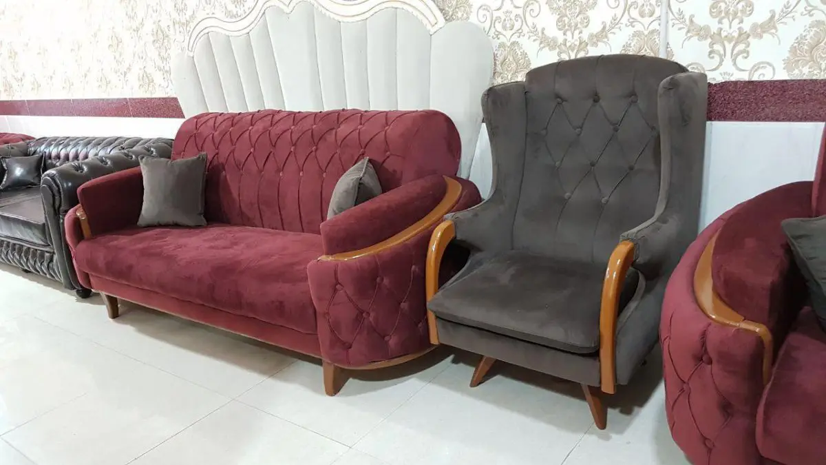 chester caesar eightseater sofa in crimson and black